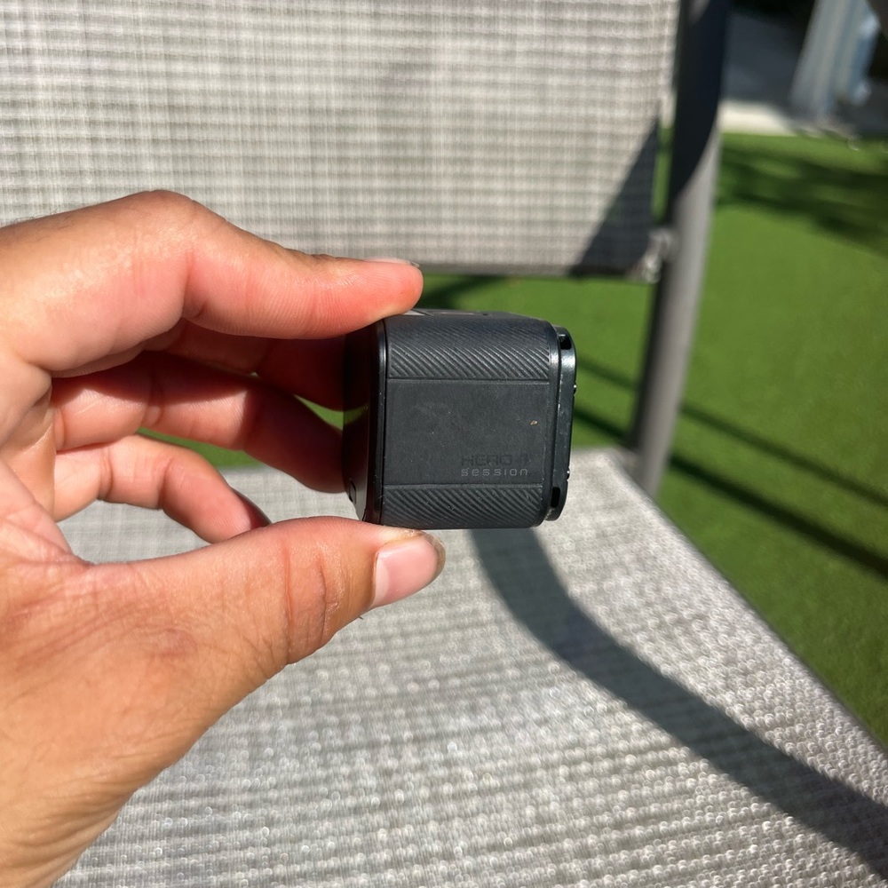 GoPro Hero4 Session (mini) - Picture 2 of 9